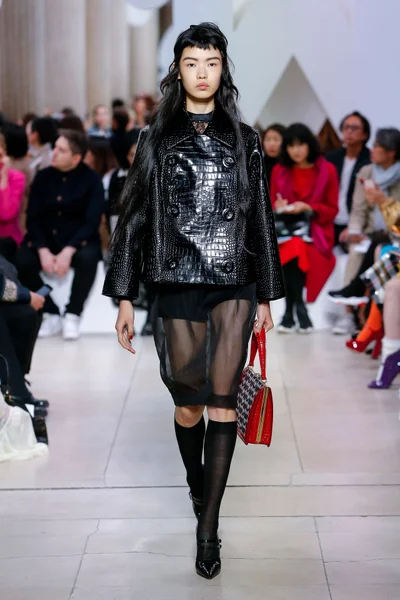 Look 9